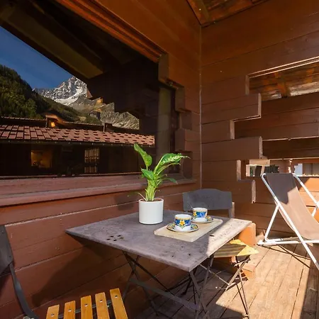 Les Chosalets Sleeps 3 Pool *